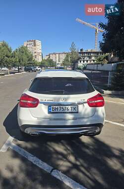 Позашляховик / Кросовер Mercedes-Benz GLA-Class 2015 в 