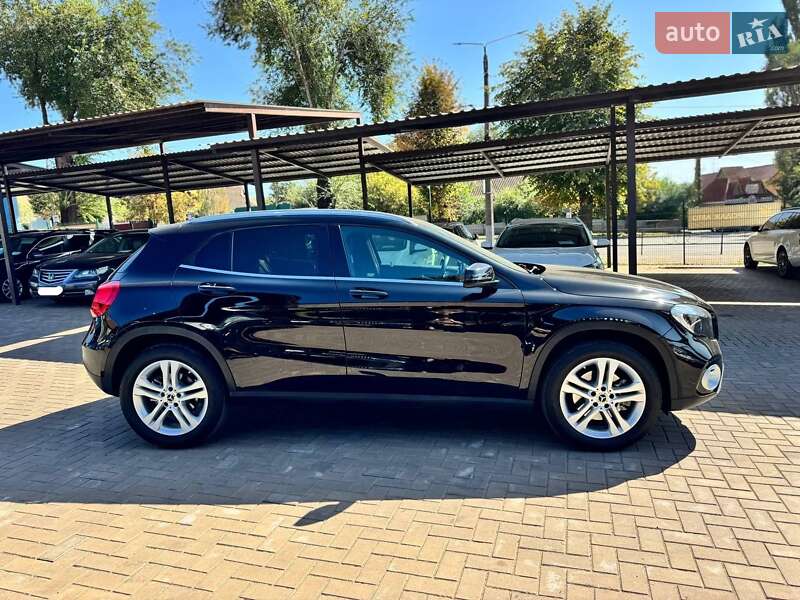 Внедорожник / Кроссовер Mercedes-Benz GLA-Class 2019 в Кривом Роге