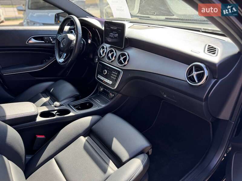 Внедорожник / Кроссовер Mercedes-Benz GLA-Class 2019 в Кривом Роге