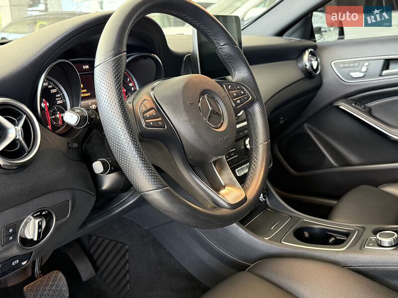 Внедорожник / Кроссовер Mercedes-Benz GLA-Class 2019 в Одессе