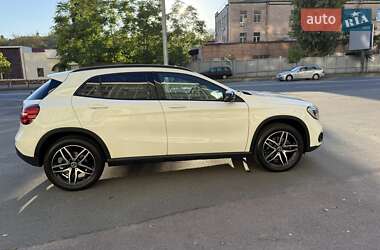 Внедорожник / Кроссовер Mercedes-Benz GLA-Class 2017 в 