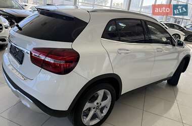 Позашляховик / Кросовер Mercedes-Benz GLA-Class 2019 в 