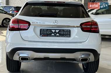 Позашляховик / Кросовер Mercedes-Benz GLA-Class 2019 в 