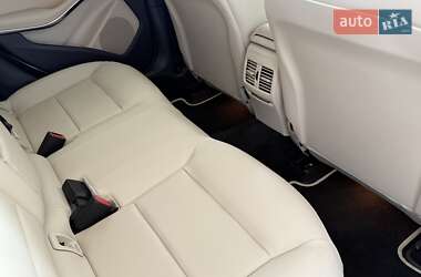 Позашляховик / Кросовер Mercedes-Benz GLA-Class 2019 в 