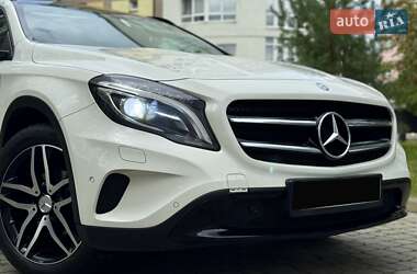 Позашляховик / Кросовер Mercedes-Benz GLA-Class 2015 в 