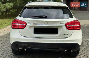 Позашляховик / Кросовер Mercedes-Benz GLA-Class 2015 в 