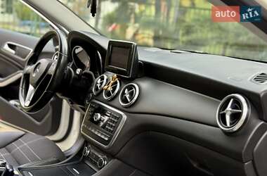 Позашляховик / Кросовер Mercedes-Benz GLA-Class 2015 в 