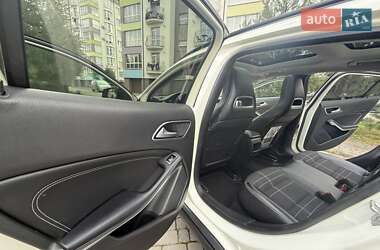 Позашляховик / Кросовер Mercedes-Benz GLA-Class 2015 в 