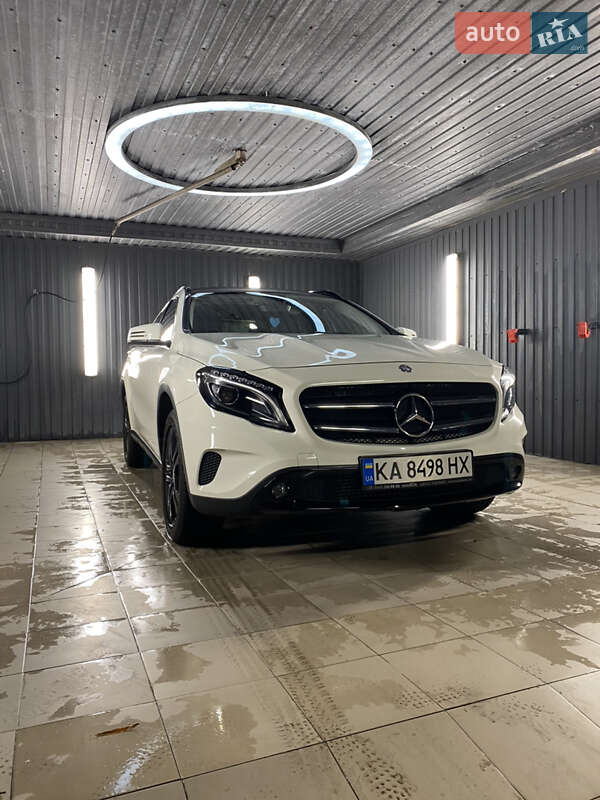 Внедорожник / Кроссовер Mercedes-Benz GLA-Class 2015 в Киеве