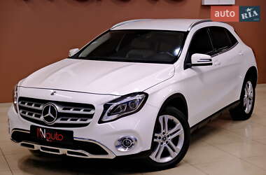 Позашляховик / Кросовер Mercedes-Benz GLA-Class 2018 в 