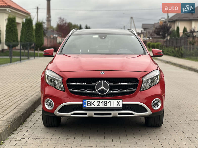 Внедорожник / Кроссовер Mercedes-Benz GLA-Class 2018 в Ровно