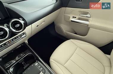 Внедорожник / Кроссовер Mercedes-Benz GLA-Class 2022 в 
