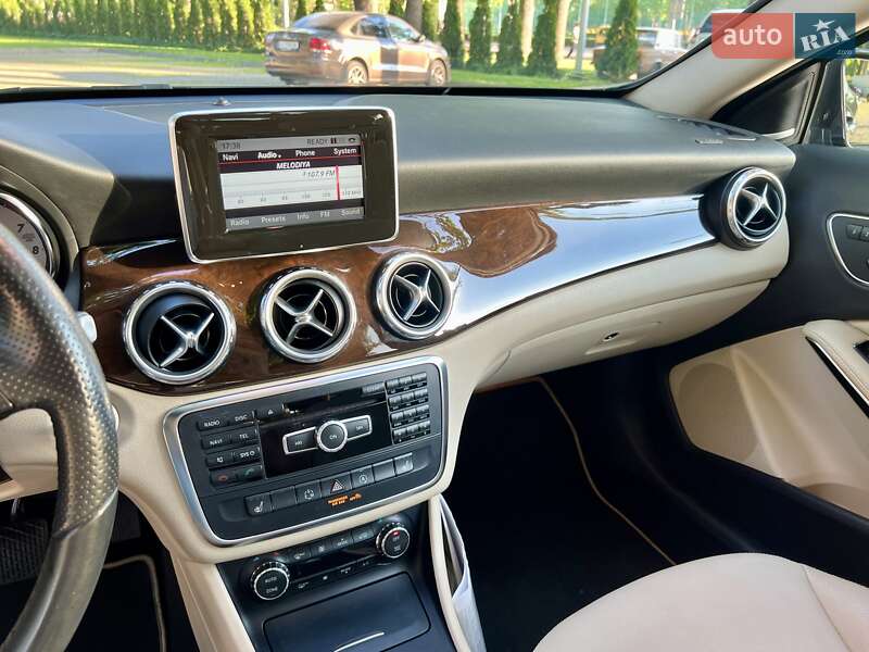 Внедорожник / Кроссовер Mercedes-Benz GLA-Class 2015 в Харькове