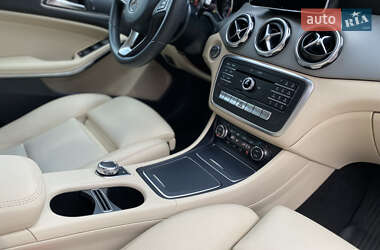 Внедорожник / Кроссовер Mercedes-Benz GLA-Class 2017 в 