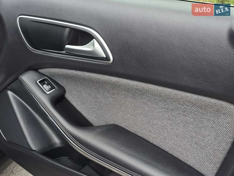 Позашляховик / Кросовер Mercedes-Benz GLA-Class 2014 в Хмельницькому