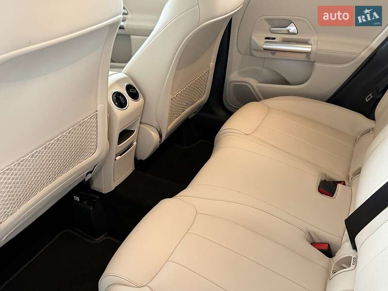 Внедорожник / Кроссовер Mercedes-Benz GLA-Class 2023 в Одессе
