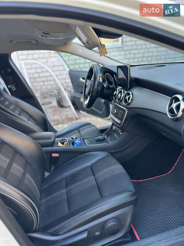 Позашляховик / Кросовер Mercedes-Benz GLA-Class 2017 в П'ятихатках