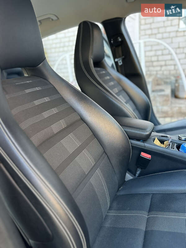 Позашляховик / Кросовер Mercedes-Benz GLA-Class 2017 в П'ятихатках