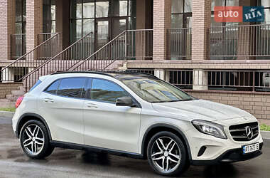 Позашляховик / Кросовер Mercedes-Benz GLA-Class 2015 в 