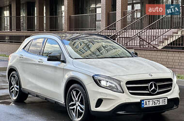 Позашляховик / Кросовер Mercedes-Benz GLA-Class 2015 в 
