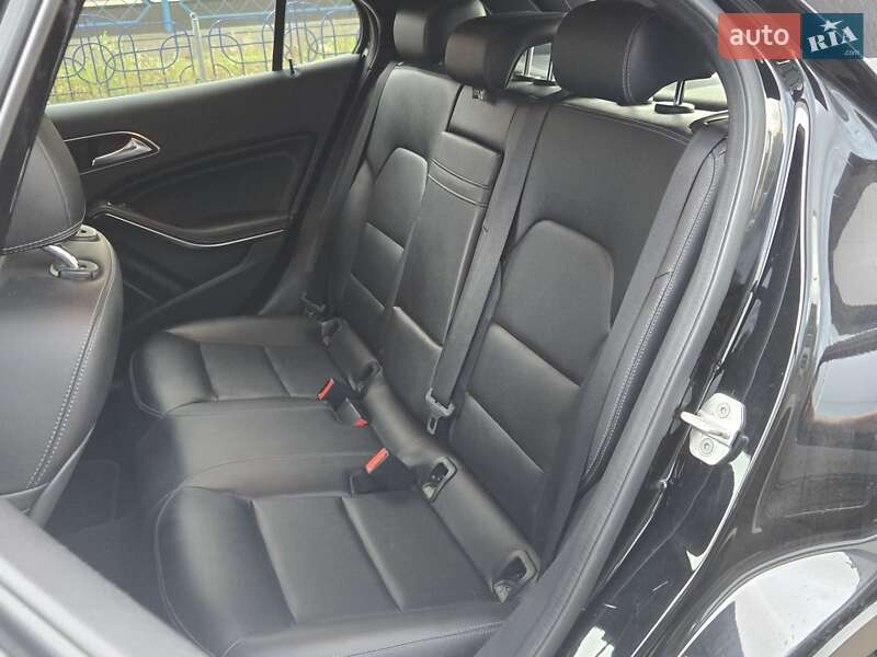 Внедорожник / Кроссовер Mercedes-Benz GLA-Class 2015 в Киеве