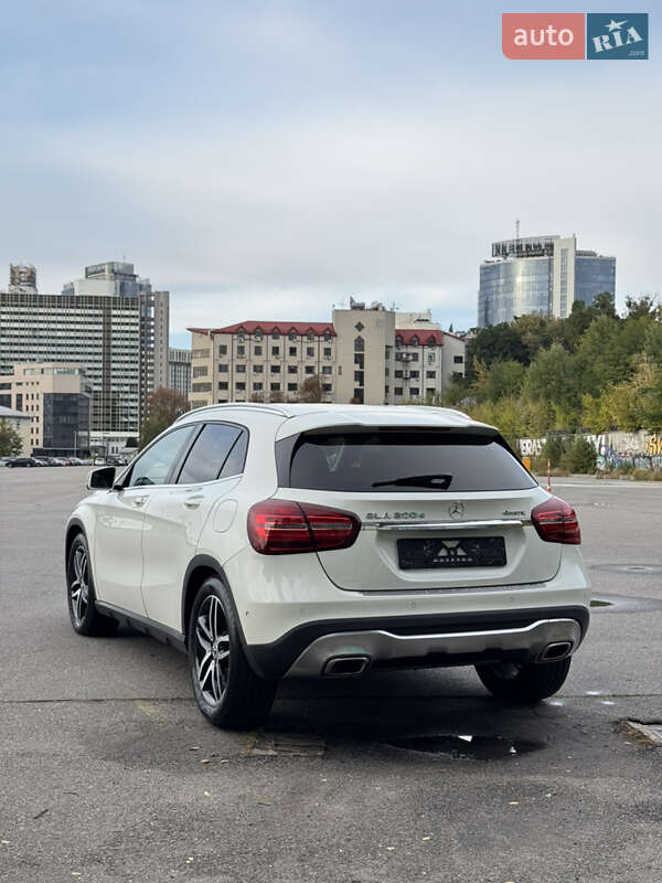 Внедорожник / Кроссовер Mercedes-Benz GLA-Class 2017 в Киеве фото 7 Внедорожник / Кроссовер Mercedes-Benz GLA-Class 2017 в Киеве