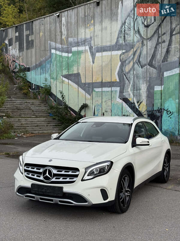 Внедорожник / Кроссовер Mercedes-Benz GLA-Class 2017 в Киеве фото 3 Внедорожник / Кроссовер Mercedes-Benz GLA-Class 2017 в Киеве