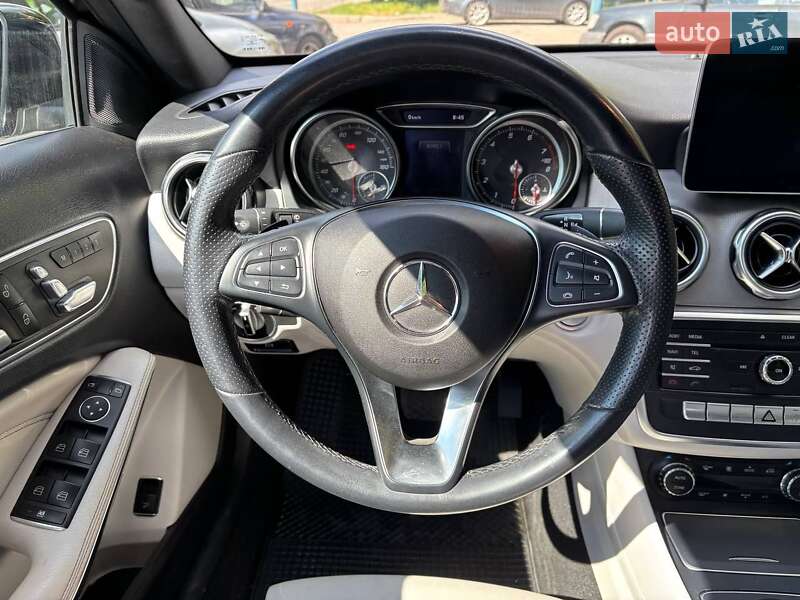 Внедорожник / Кроссовер Mercedes-Benz GLA-Class 2019 в Полтаве