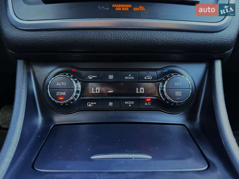 Позашляховик / Кросовер Mercedes-Benz GLA-Class 2016 в Києві