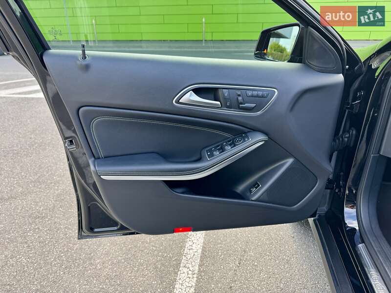 Внедорожник / Кроссовер Mercedes-Benz GLA-Class 2016 в Киеве фото 32 Внедорожник / Кроссовер Mercedes-Benz GLA-Class 2016 в Киеве