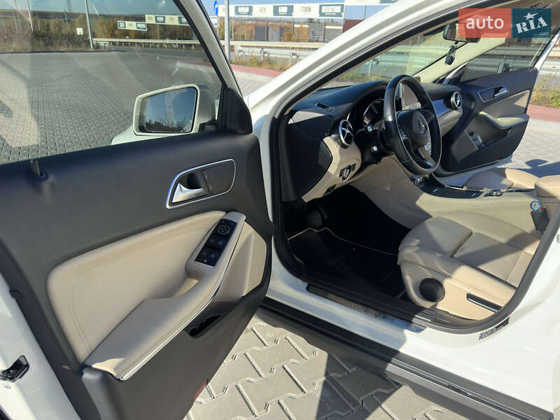 Позашляховик / Кросовер Mercedes-Benz GLA-Class 2015 в Тернополі