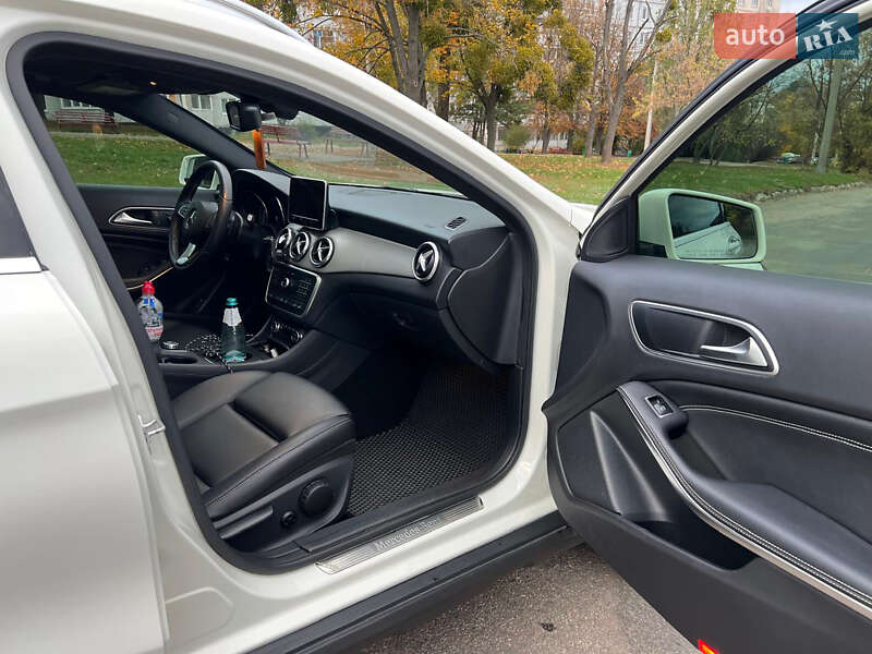 Внедорожник / Кроссовер Mercedes-Benz GLA-Class 2016 в Харькове