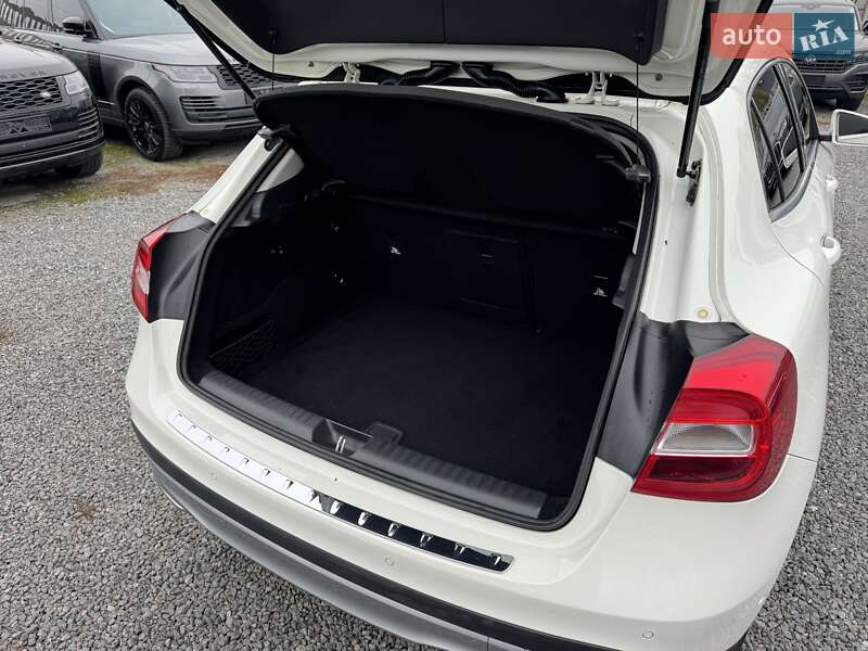 Внедорожник / Кроссовер Mercedes-Benz GLA-Class 2016 в Тернополе