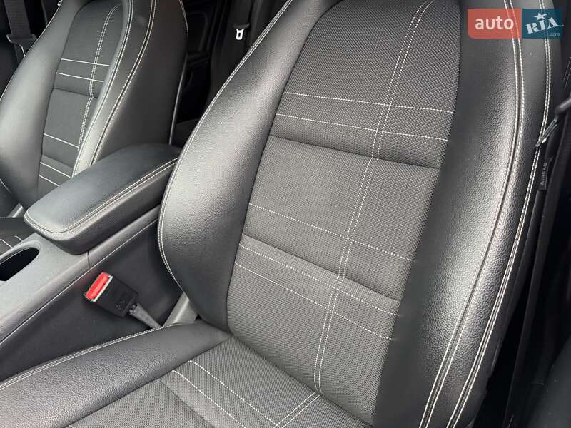 Внедорожник / Кроссовер Mercedes-Benz GLA-Class 2016 в Тернополе