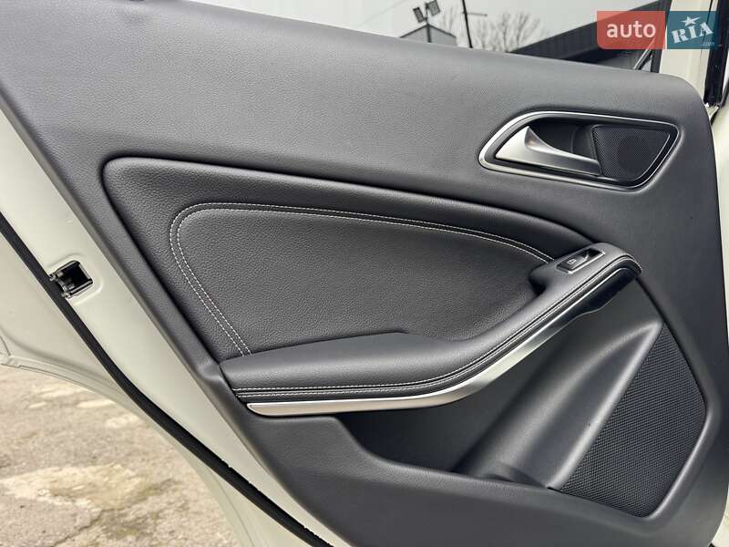 Внедорожник / Кроссовер Mercedes-Benz GLA-Class 2016 в Тернополе