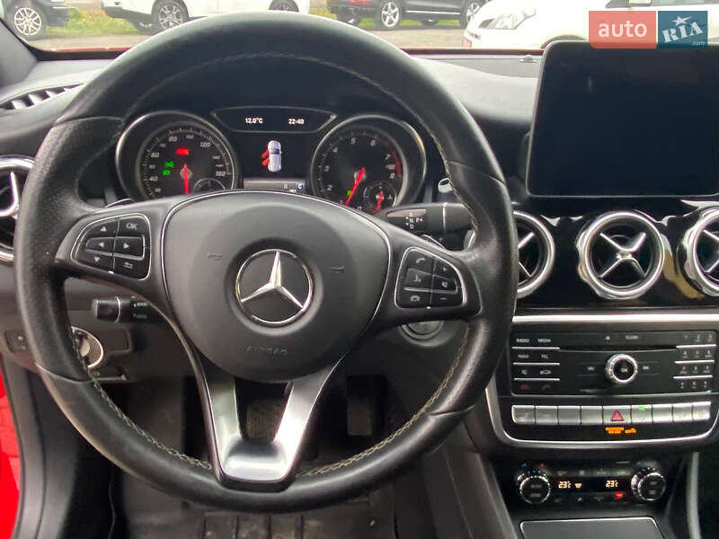 Позашляховик / Кросовер Mercedes-Benz GLA-Class 2018 в Рівному