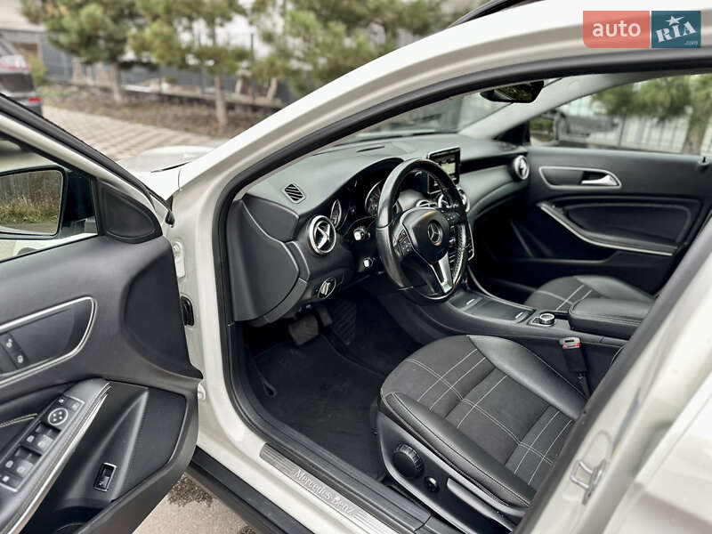 Позашляховик / Кросовер Mercedes-Benz GLA-Class 2015 в Києві