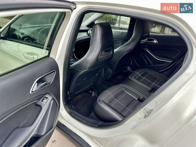 Позашляховик / Кросовер Mercedes-Benz GLA-Class 2015 в Києві