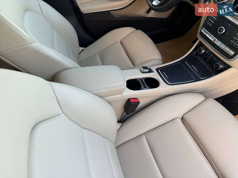 Позашляховик / Кросовер Mercedes-Benz GLA-Class 2017 в Стрию