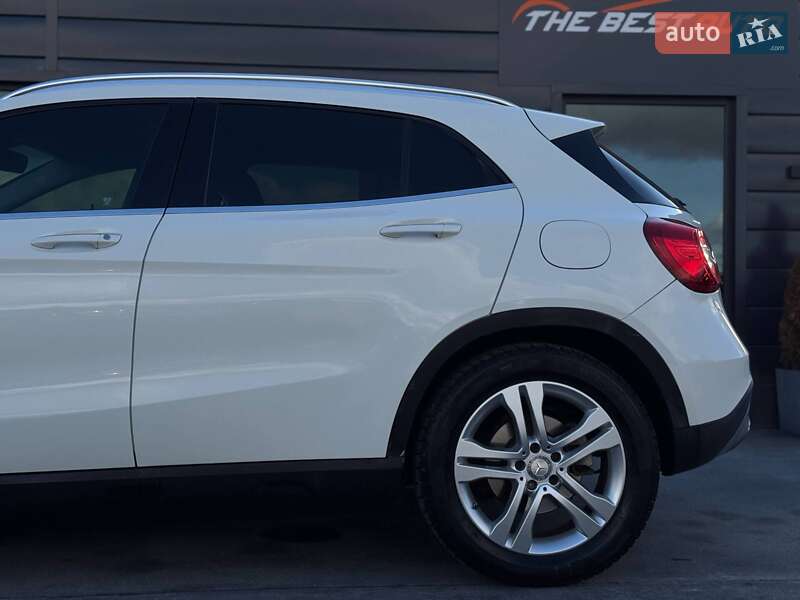 Внедорожник / Кроссовер Mercedes-Benz GLA-Class 2015 в Ровно