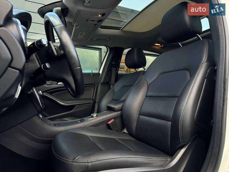 Внедорожник / Кроссовер Mercedes-Benz GLA-Class 2015 в Ровно
