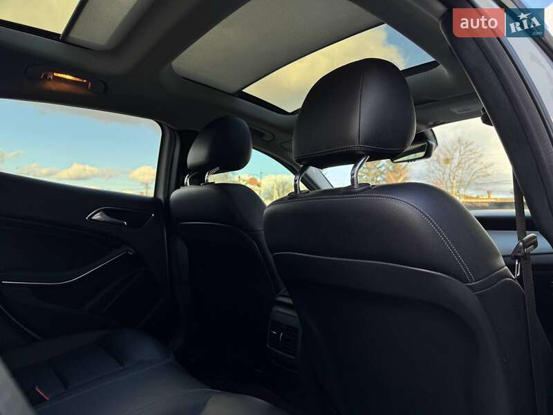 Внедорожник / Кроссовер Mercedes-Benz GLA-Class 2015 в Ровно