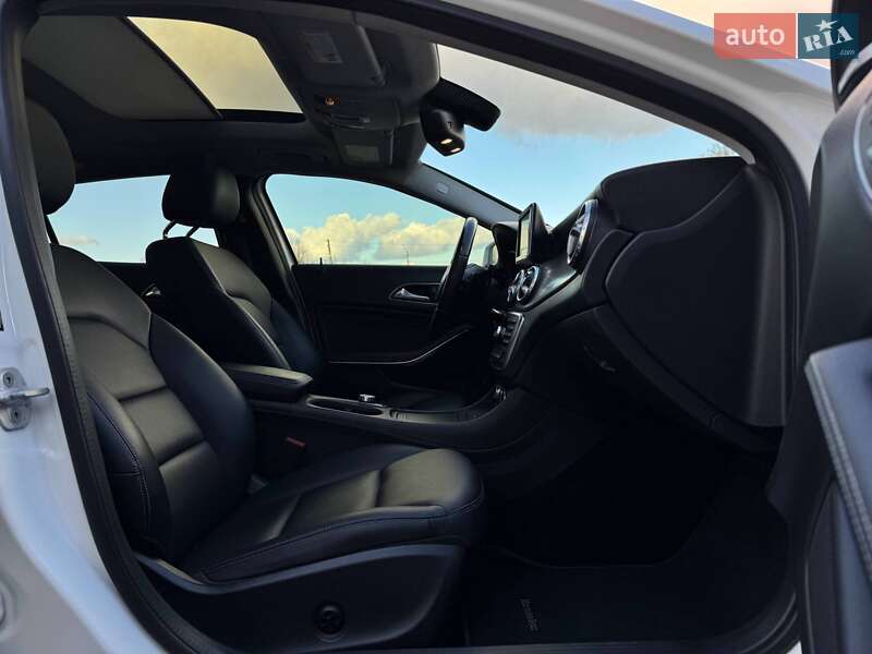 Внедорожник / Кроссовер Mercedes-Benz GLA-Class 2015 в Ровно