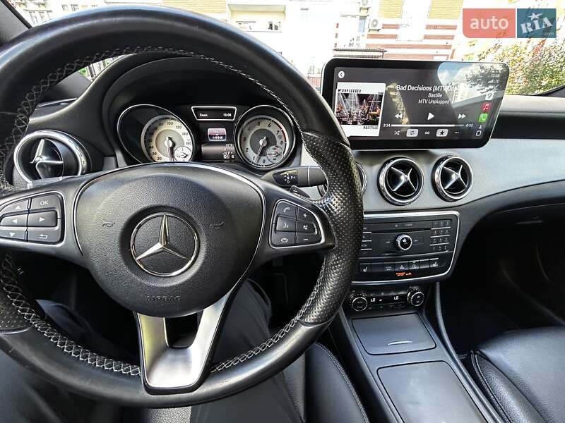 Внедорожник / Кроссовер Mercedes-Benz GLA-Class 2015 в Киеве