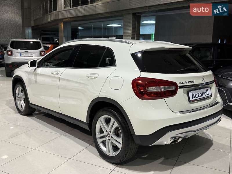 Внедорожник / Кроссовер Mercedes-Benz GLA-Class 2016 в Одессе