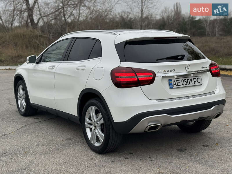 Позашляховик / Кросовер Mercedes-Benz GLA-Class 2018 в Кам'янському