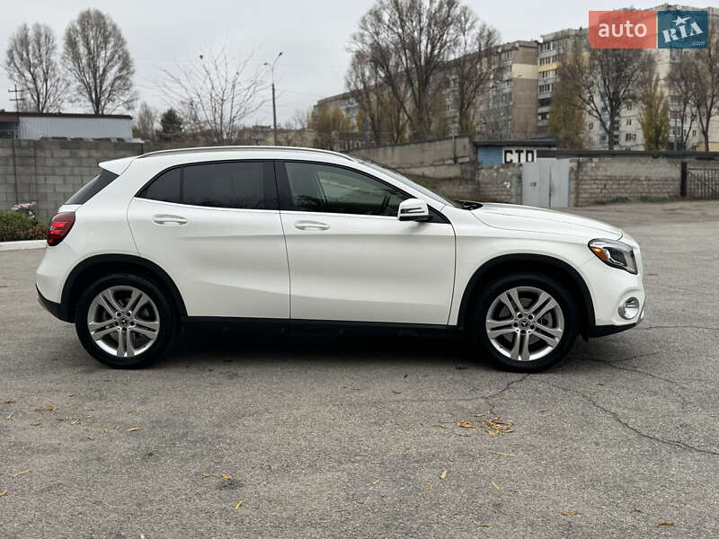 Позашляховик / Кросовер Mercedes-Benz GLA-Class 2018 в Кам'янському