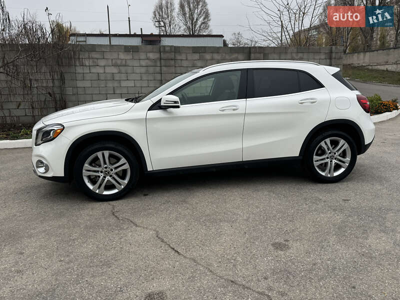 Позашляховик / Кросовер Mercedes-Benz GLA-Class 2018 в Кам'янському