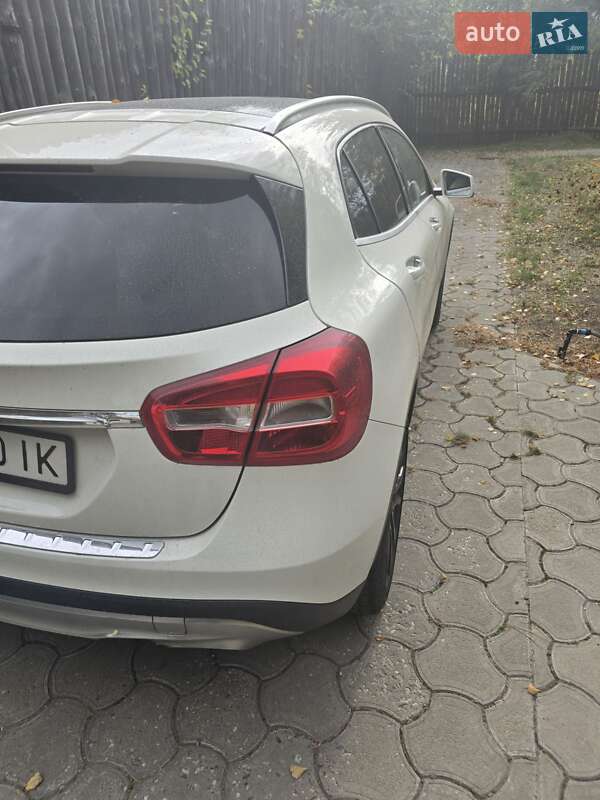 Внедорожник / Кроссовер Mercedes-Benz GLA-Class 2017 в Запорожье