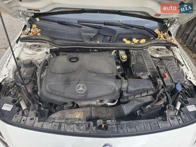 Внедорожник / Кроссовер Mercedes-Benz GLA-Class 2017 в Запорожье